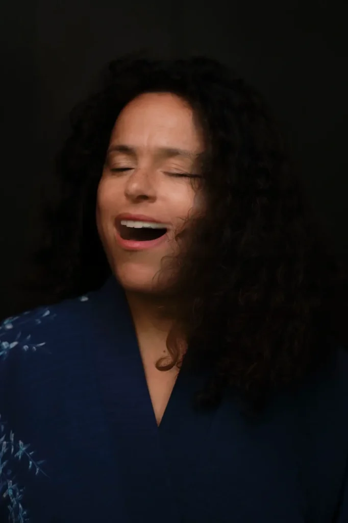 Yinske Silva — sounding freely
